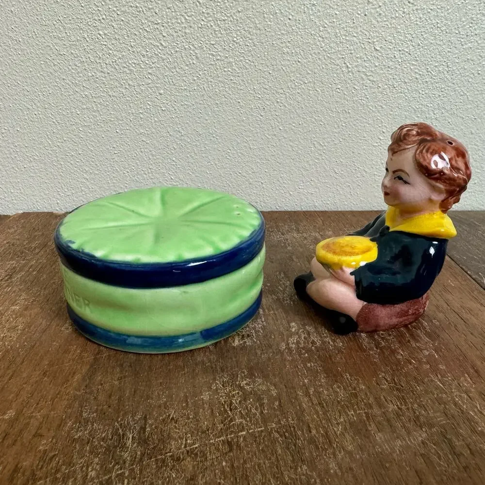 Vintage 50s Little‎ Jack Horner Nursery Rhyme Mother Goose Salt & Pepper Shaker